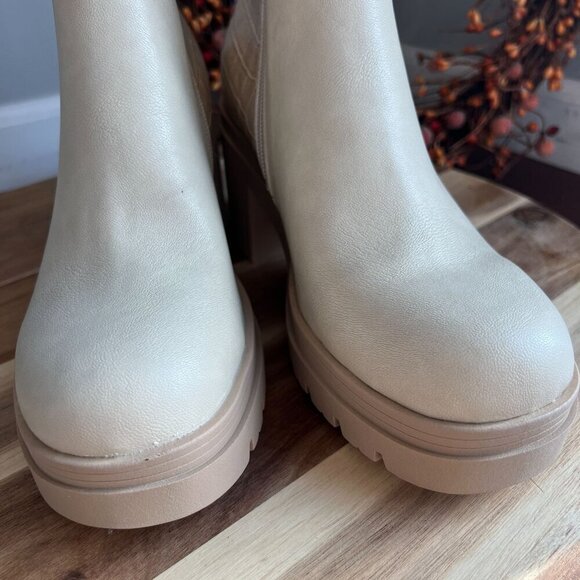 Sun + Stone Women's Veronikaa Pull-On Lug Chelsea Booties Sz 9.5M Ecru Croc - Picture 4 of 10